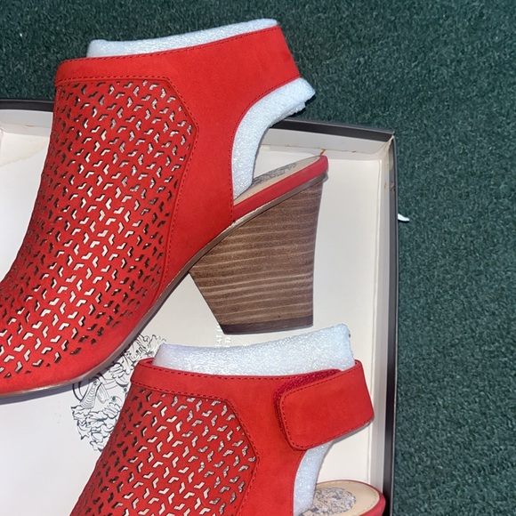 Vince Camuto Women’s Sz 9M shoes heeled boots suede red comfort style - Picture 4 of 11